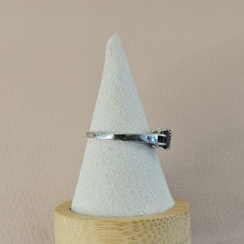 BAGUE OR BLANC DIAMANTS ET SAPHIRS 3.69GRS