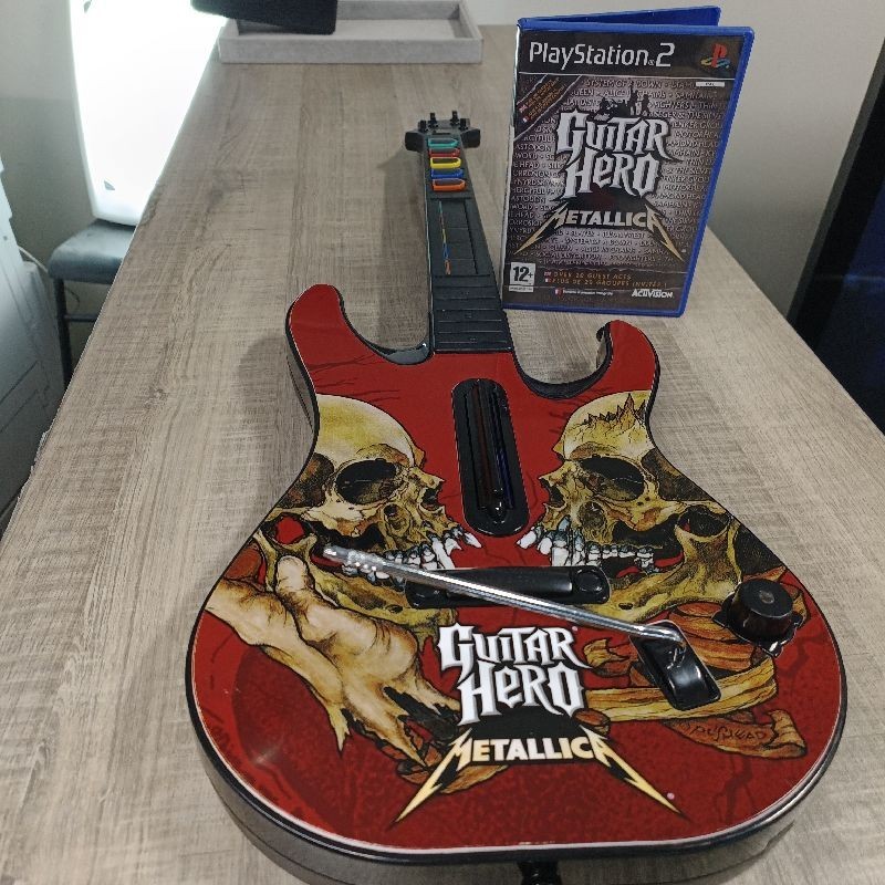 PACK JEUX+GUITAR HERO METALLICA PS2