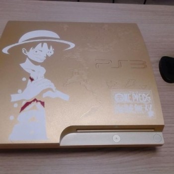 CONSOLE PS3 SILM 320GB GOLD EDITION ONE PIECE JAP + JEU PS3 MANETTE GOLD