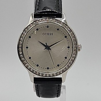 GUESS W0648L7