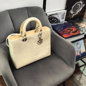SAC A MAIN LADY DIOR GM CUIR VERNI BLANC CASSE