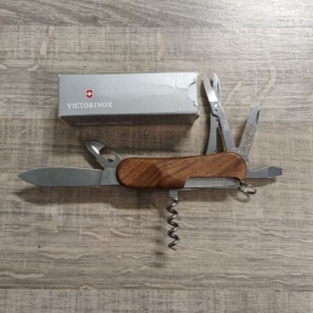 Victorinox Swiss Army Medium Pocket Knife Evowood 14 Walnut - Silver