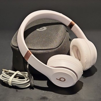 BEATS SOLO 4 ON-EAR WIRELESS HEADPHONES - CLOUD PINK