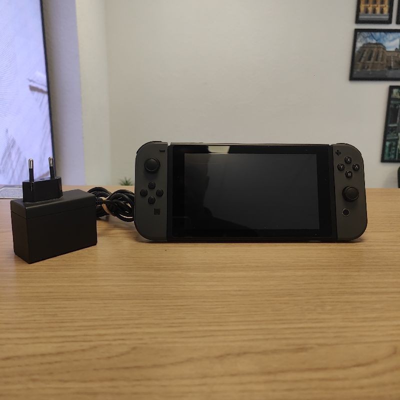 CONSOLE SWITCH 1GEN GRIS + CHARGEUR SANS ACC