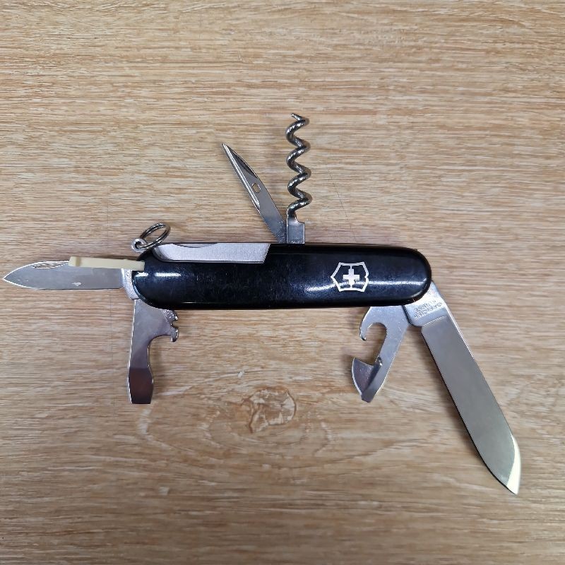 VICTORINOX TRAVAIL CHAMP NOIRE GENEVE SERVETTE