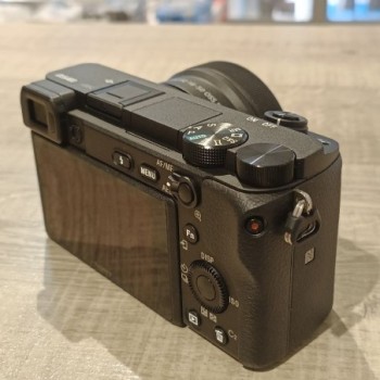 SONY ALPHA 6400 + 16-50MM