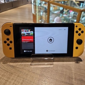 CONSOLE NINTENDO SWITCH EDITION LETS GO PIKACHU + POKEBALL PLUS