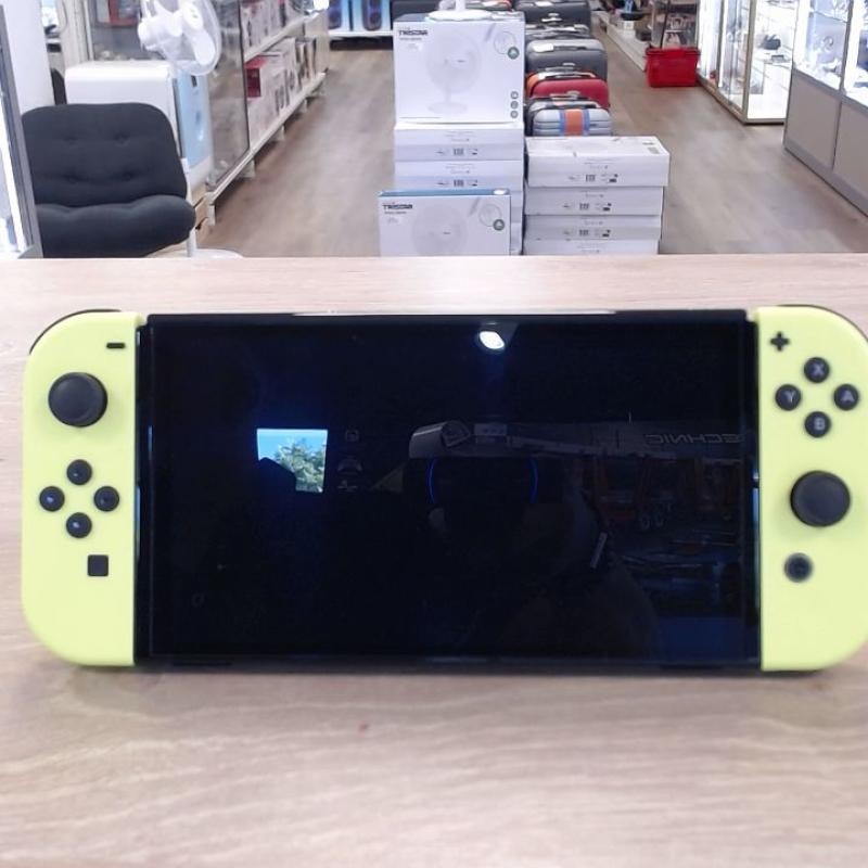 CONSOLE NINTENDO SWITCH OLED VERT MANQUE SUPPORT JOYCON