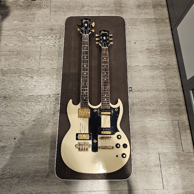 2404-WH Double Neck Guitar / Bass avec Caisson