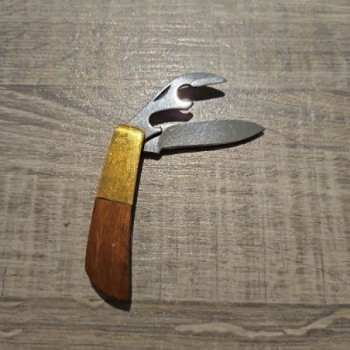 PETIT COUTEAU DE POCHE EN BOIS