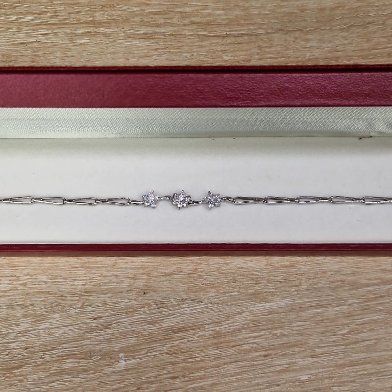 BRACELET À TROIS FLEURS EN ARGENT