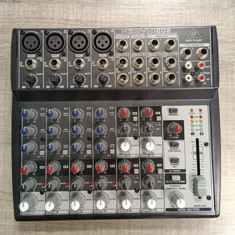 TABLE DE MIXAGE XENYX1202FX BEHRINGER