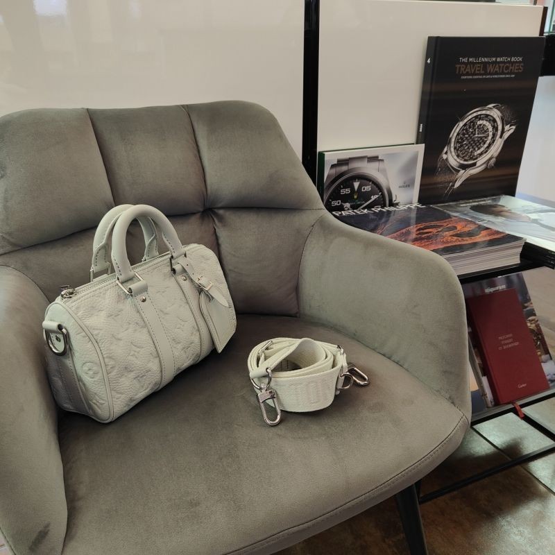 SAC A MAIN LOUIS VUITTON KEEPALL 25 GRIS MINERAL
