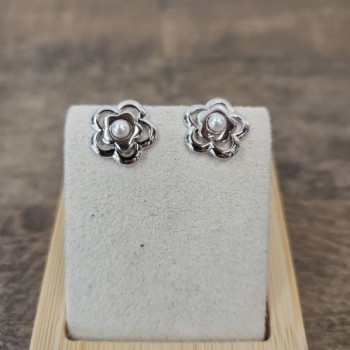 BOUCLES D OREILLES OR BLANC AVEC PERLES CULTURE 18CTS 4.43GRS 2CM