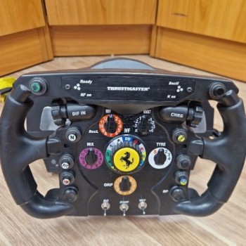 ENSEMBLE VOLANT THRUSTMASTER T300 +  FERRARI F1 WHEEL + PEDALE T3PA