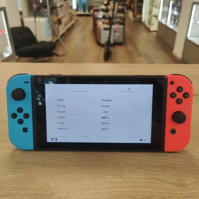 CONSOLE SWITCH 1 + CHARGEUR SANS ACCESSOIRES