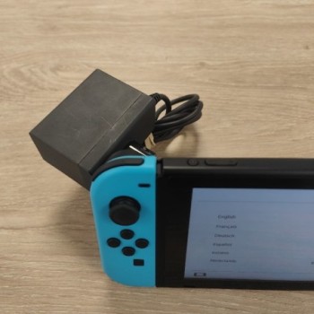 CONSOLE SWITCH 1 + CHARGEUR SANS ACCESSOIRES