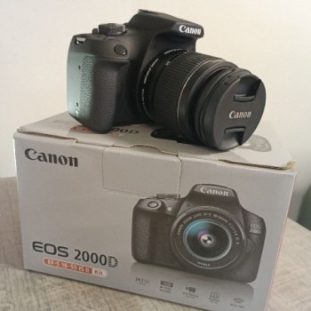 CANON EOS 2000D + EF-S 18-55 IS II