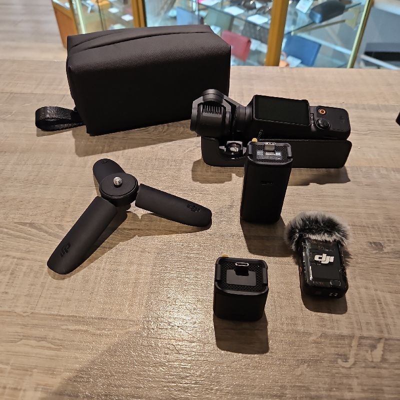 DJI OSMO POCKET 3 CREATOR COMBO