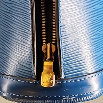 LOUIS VUITTON LUSSAC BLUE EPI +POCHETTE