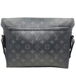 LOUIS VUITTON MESSENGER PM VOYAGER