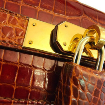 SAC A MAIN HERMES KELLY 32 CROCODILE COGNAC