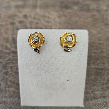 BOUCLES D OREILLES OR JAUNE 18CT 5.24GRS AVEC 1 DIAMANTS 0.10CTS