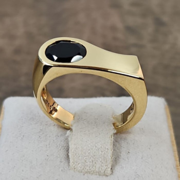 BAGUE OR JAUNE 18CT 8.50GRS AVEC ONYX T.57