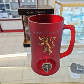 GAME OF THRONES HOUSE LANNISTER CERAMIC STEIN W  ROTATING METAL EMBLEM