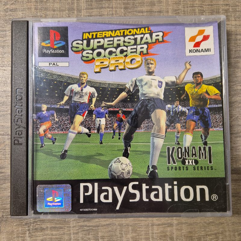 INTERNATIONAL SUPERSTAR SOCCER PRO PS1