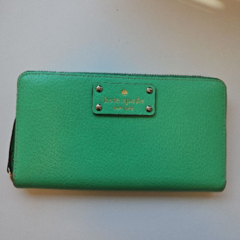 KATE SPADE NEW YORK MADISON GRAND PORTEFEUILLE FIN DEUX VOLETS EN VERT TORTUE