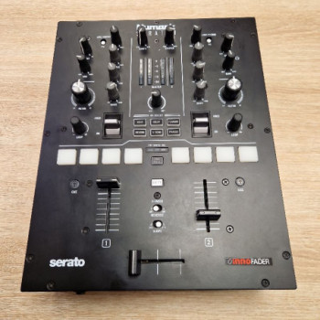 NUMARK SCRATCH CONSOLE DE MIXAGE SCRATCH 2 CANAUX SERATO DJ PRO